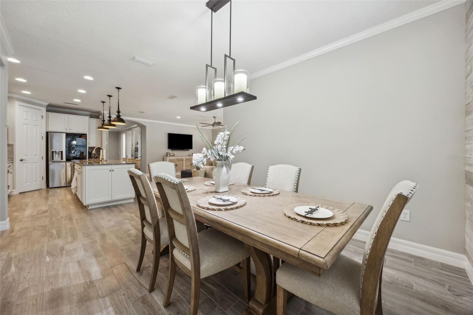 Image 20 of 88 For 76 Artist Oaks Court