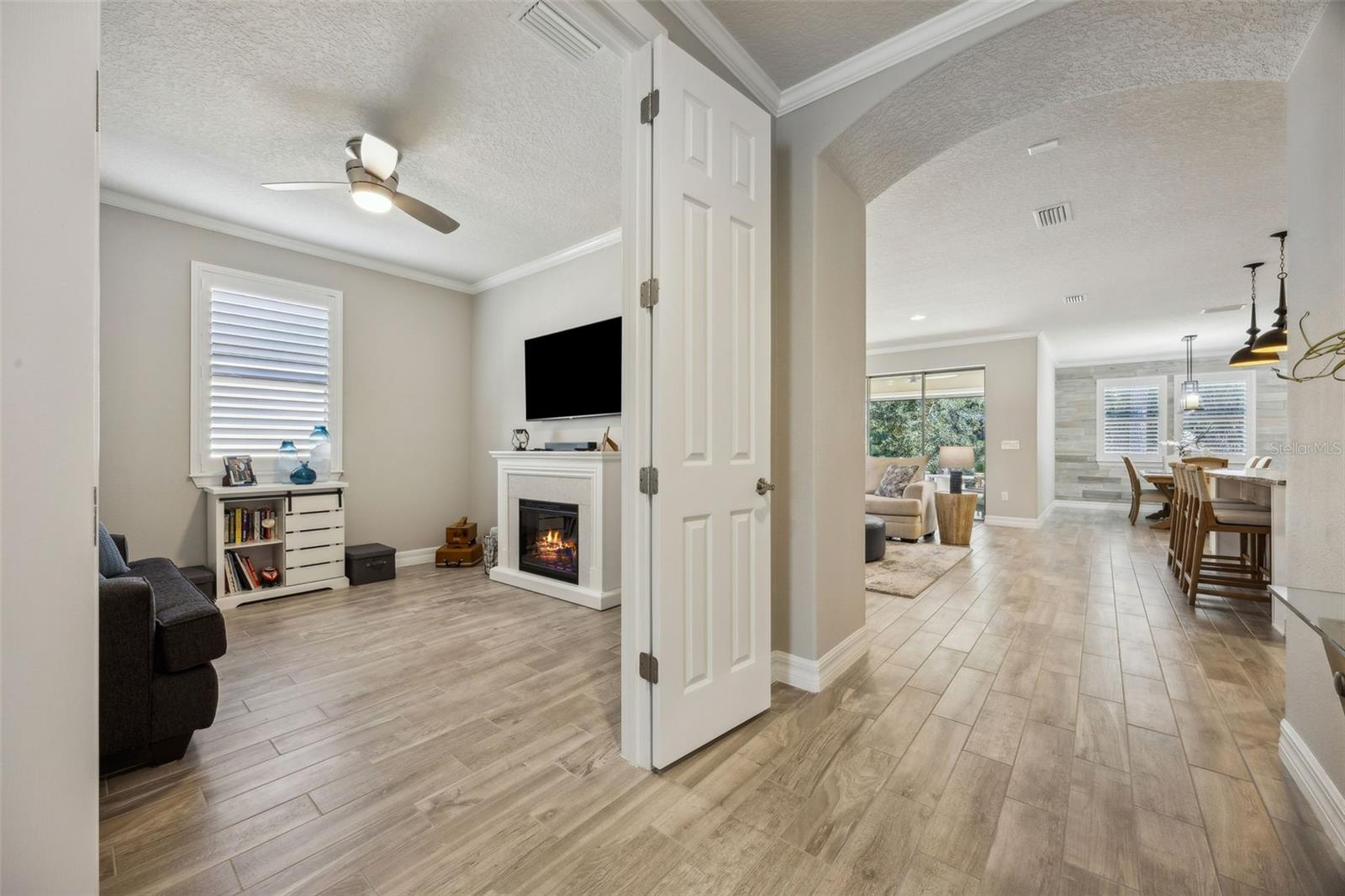 Image 22 of 88 For 76 Artist Oaks Court