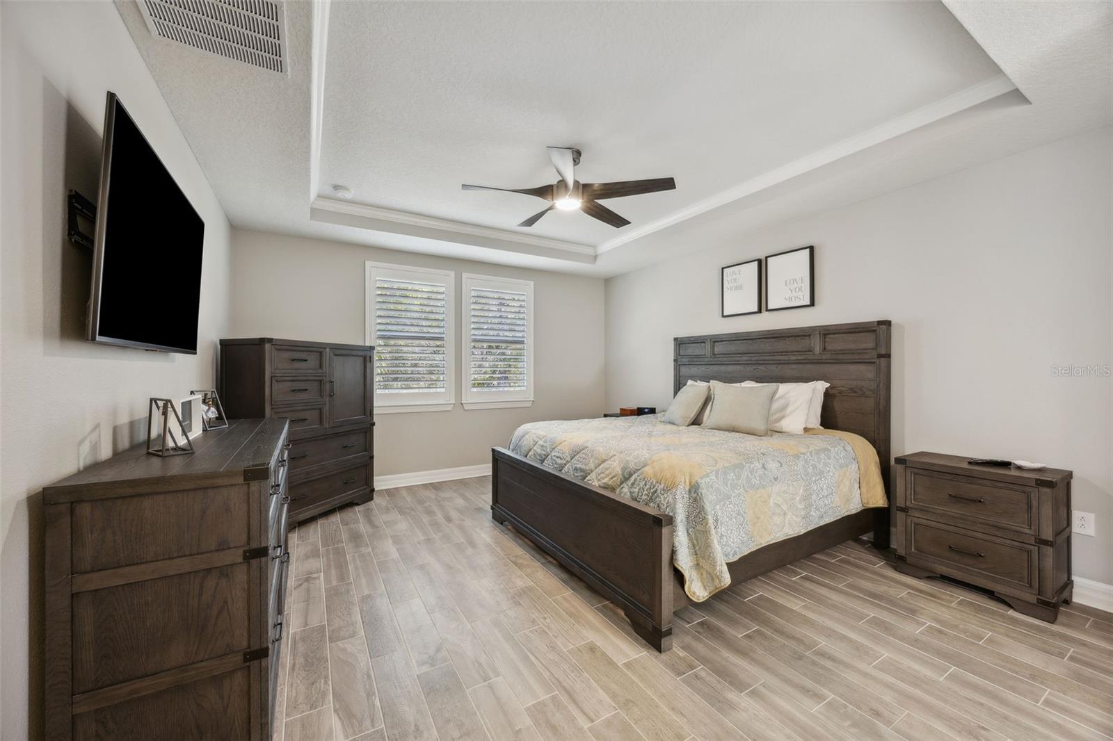 Image 26 of 88 For 76 Artist Oaks Court