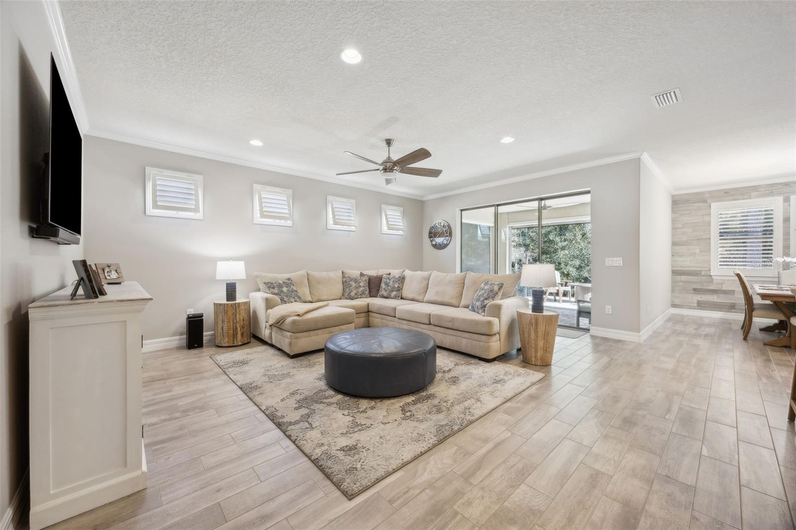 Image 7 of 88 For 76 Artist Oaks Court