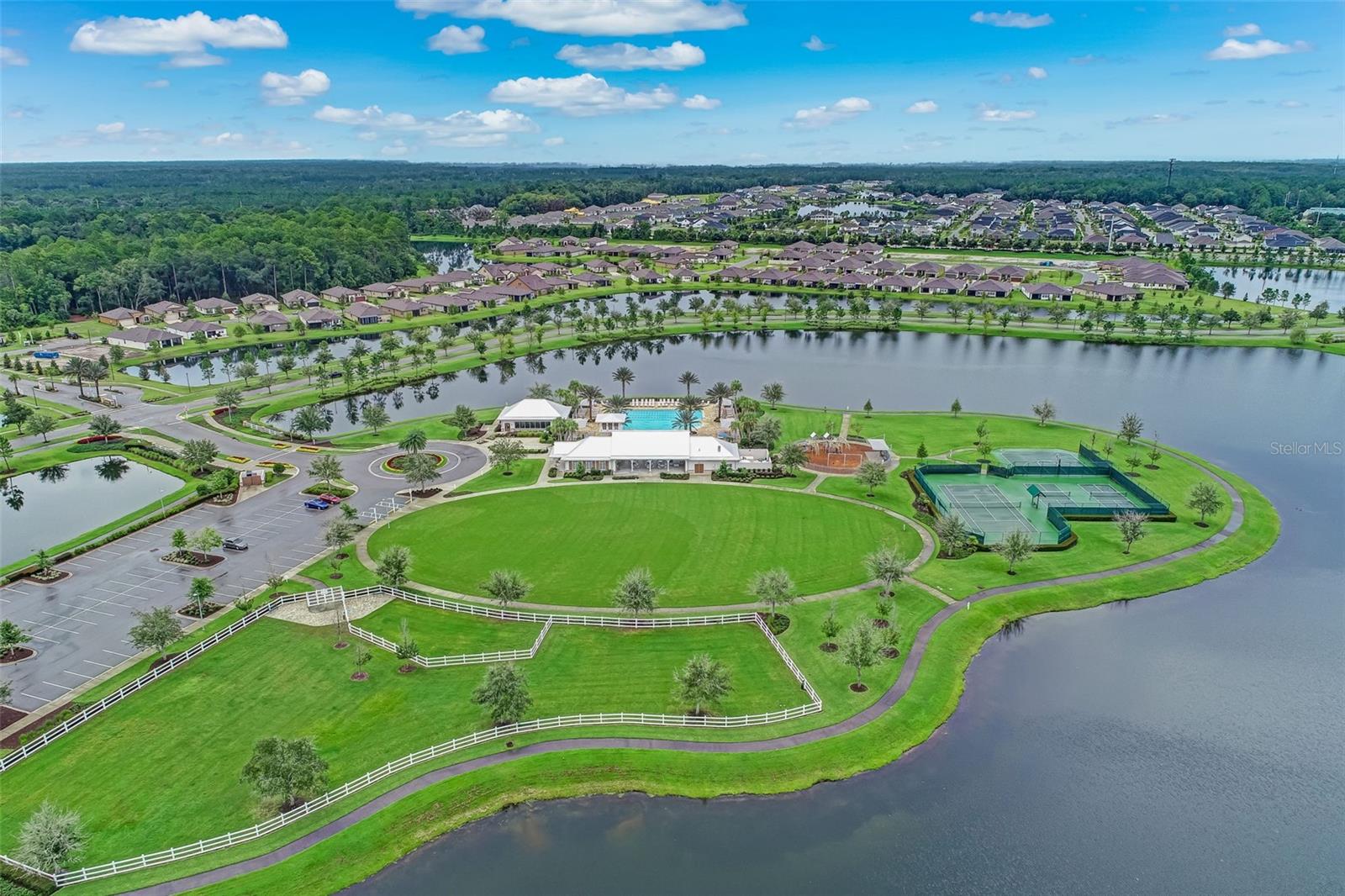 Image 70 of 88 For 76 Artist Oaks Court