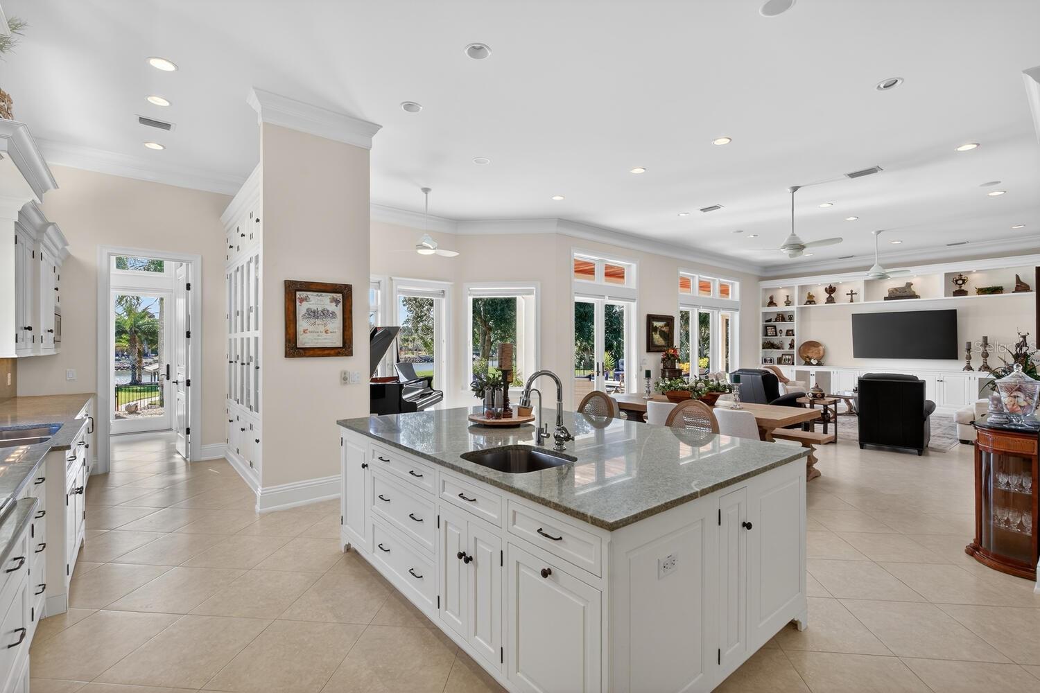 Image 15 of 97 For 7 Capri Court