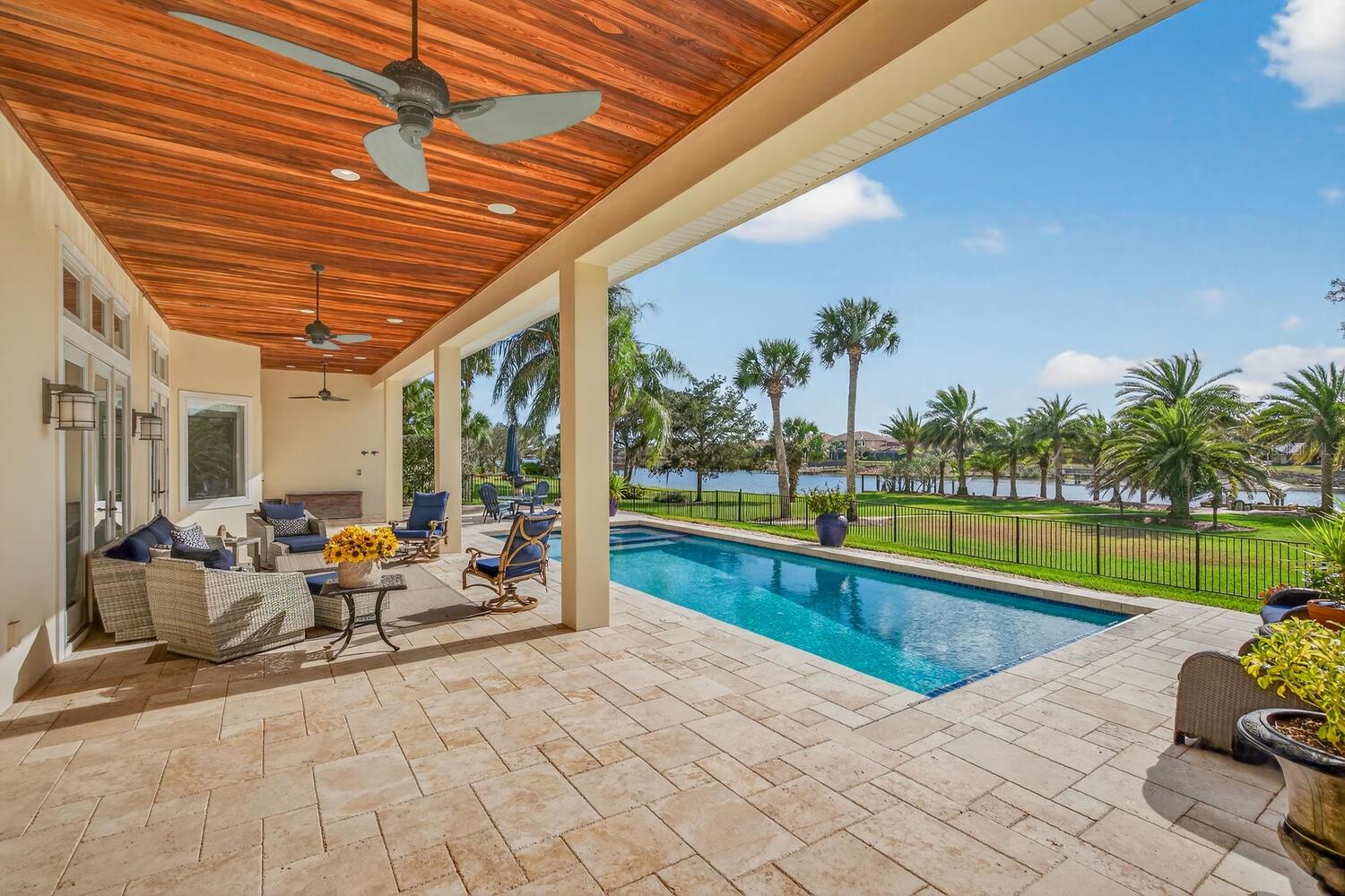 Image 21 of 97 For 7 Capri Court