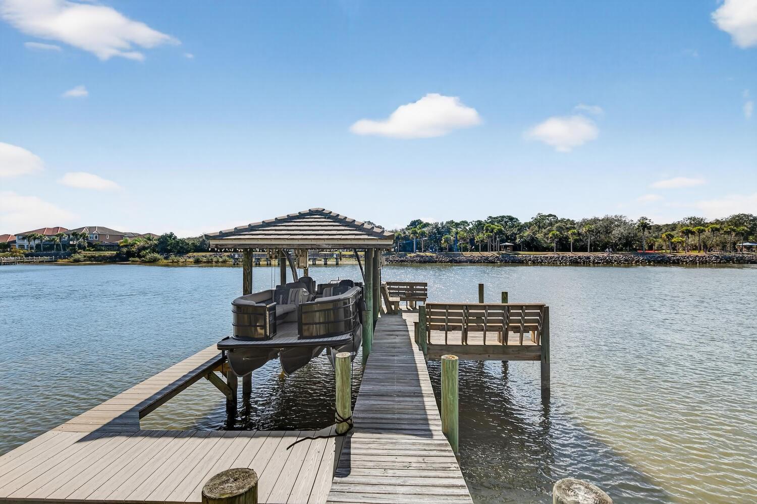 Image 25 of 97 For 7 Capri Court