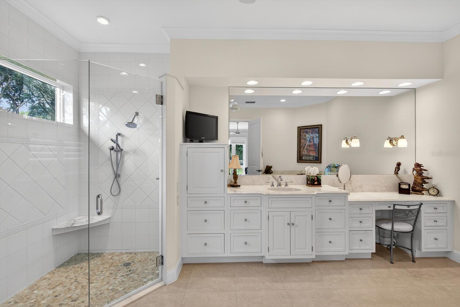 Image 31 of 97 For 7 Capri Court