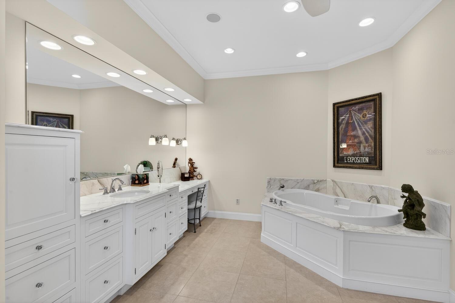 Image 32 of 97 For 7 Capri Court