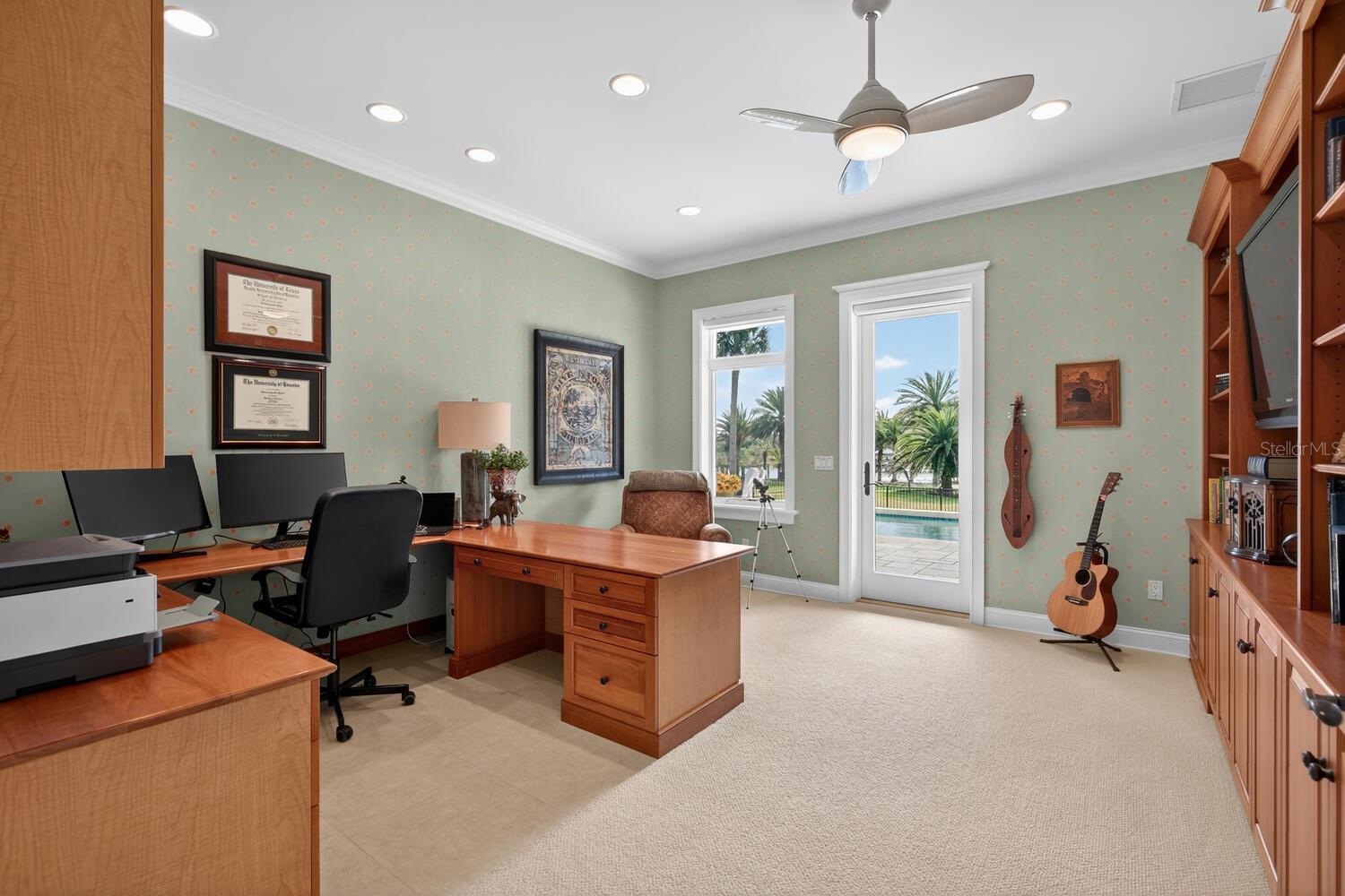 Image 33 of 97 For 7 Capri Court