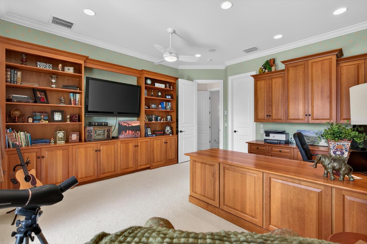 Image 34 of 97 For 7 Capri Court