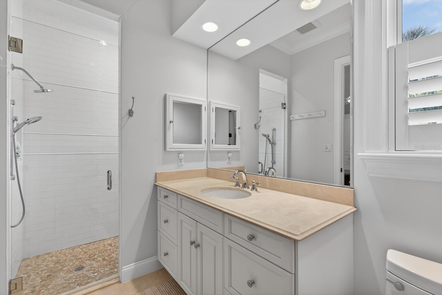 Image 38 of 97 For 7 Capri Court