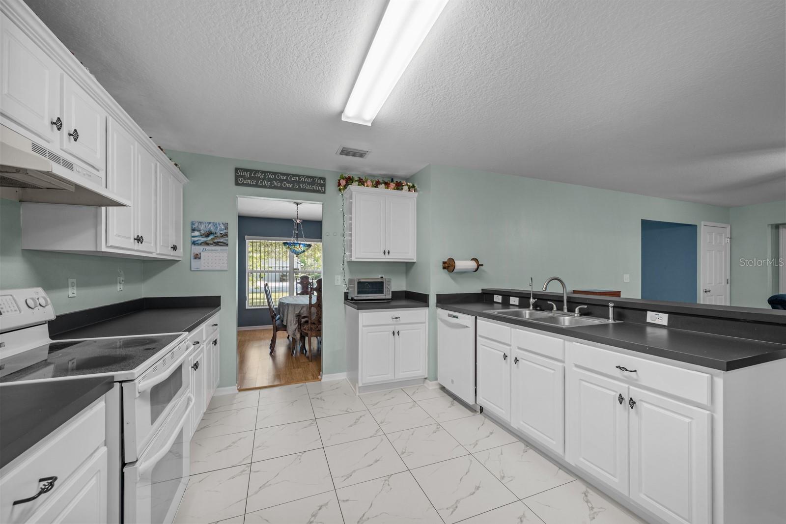 Image 18 of 83 For 14 Burnley Place