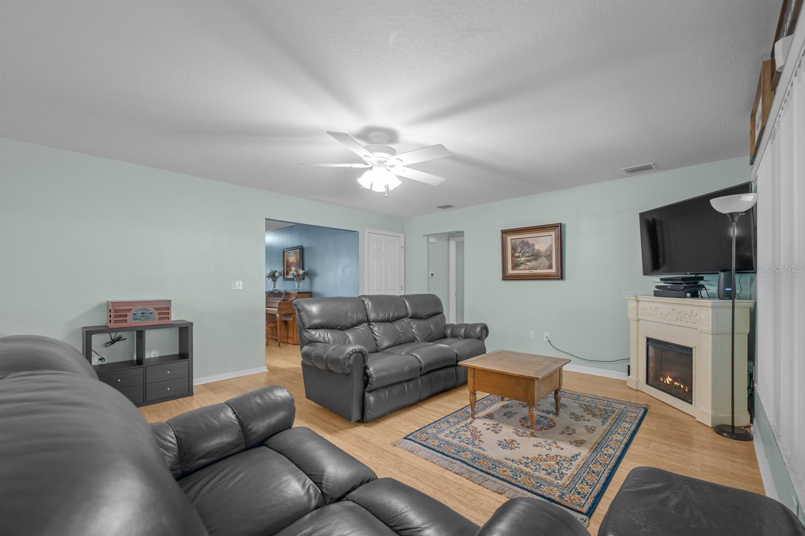 Image 24 of 83 For 14 Burnley Place