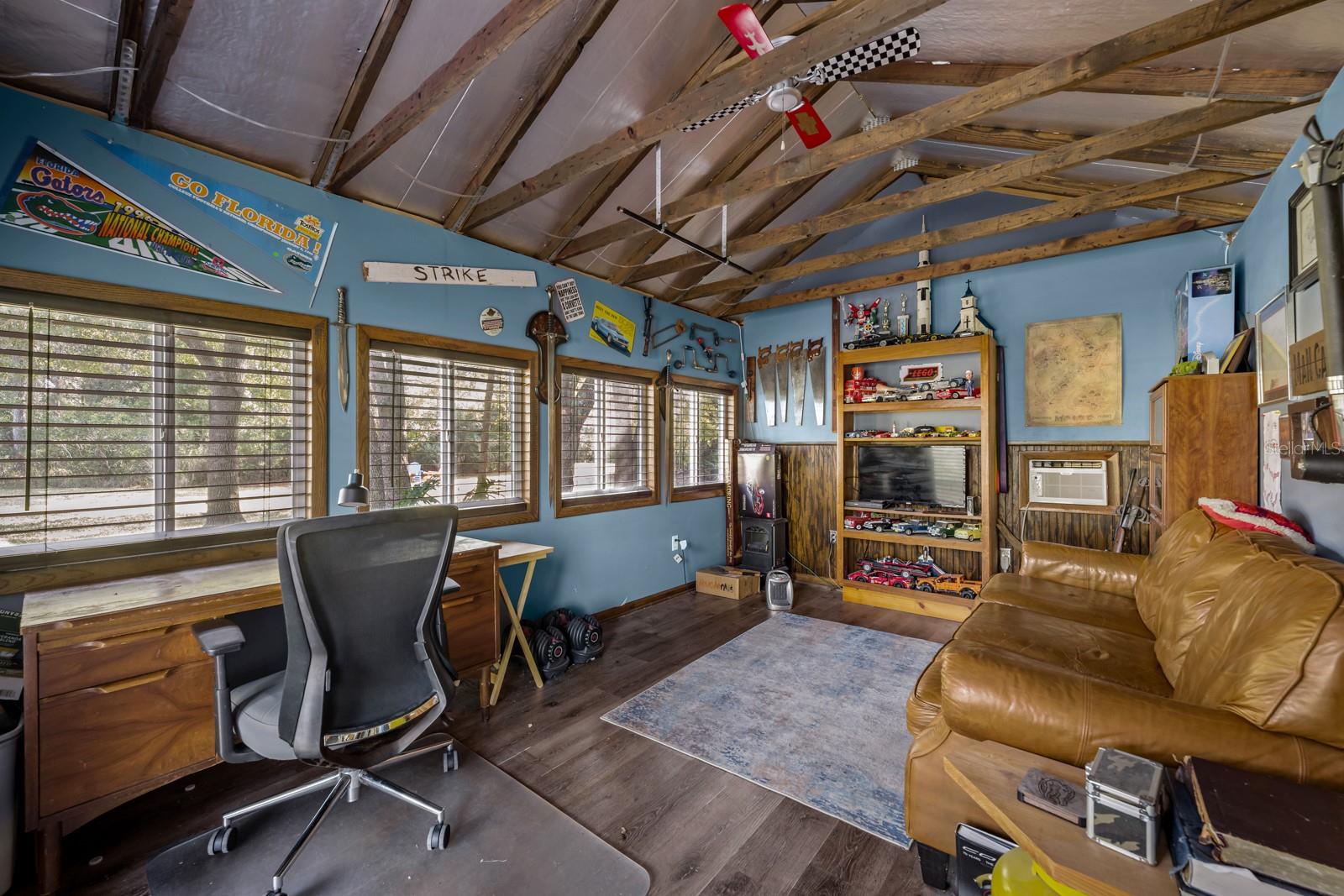 Image 44 of 83 For 14 Burnley Place