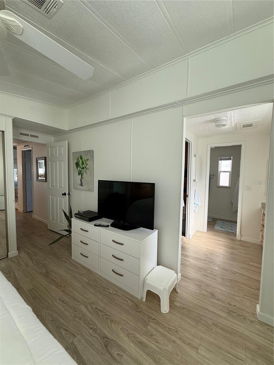 Image 27 of 38 For 207 Monitor Drive