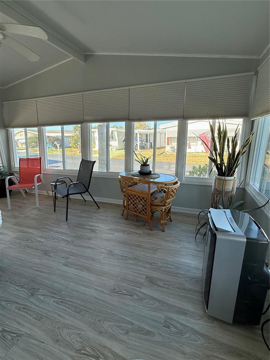 Image 7 of 38 For 207 Monitor Drive