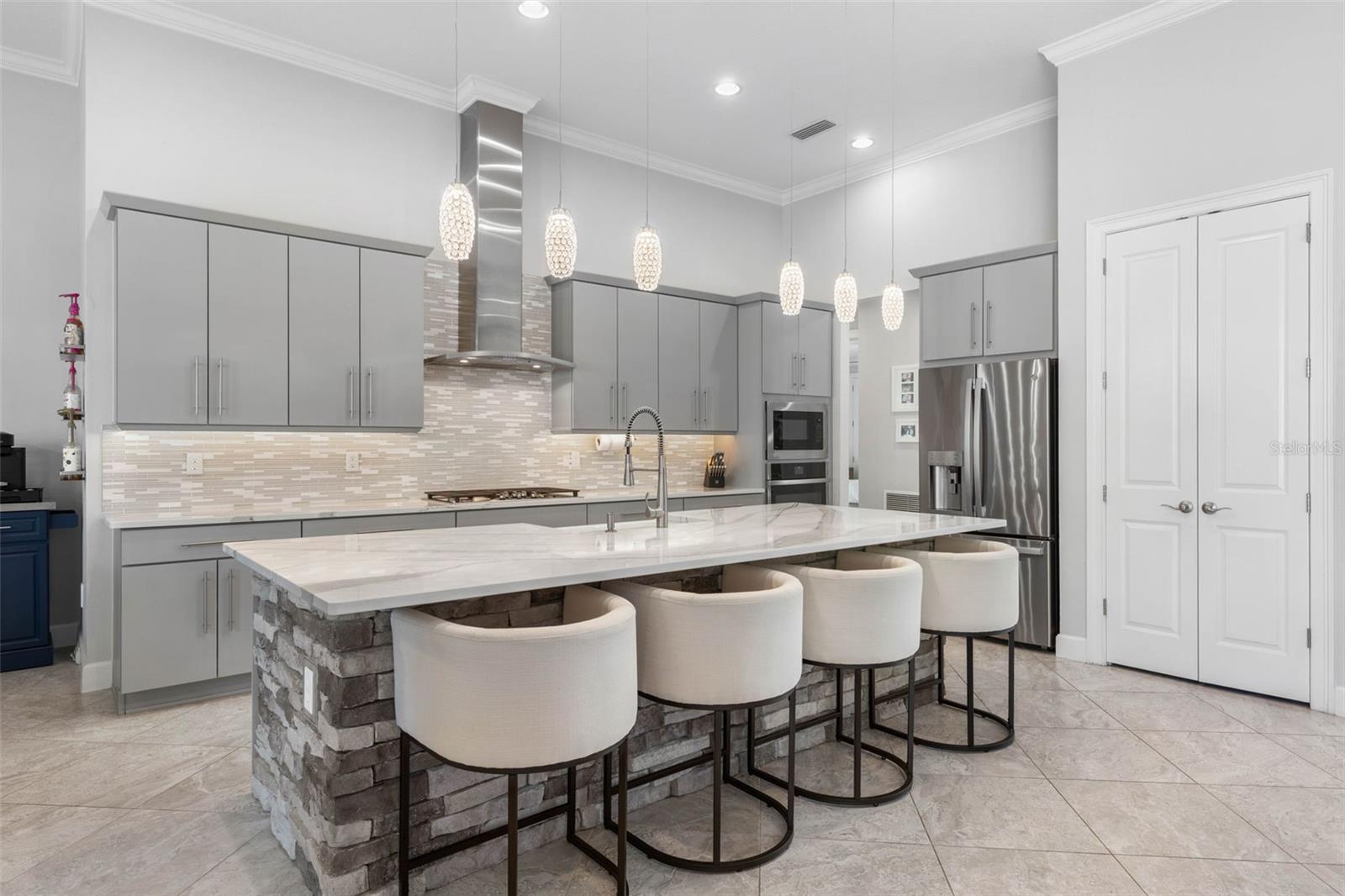 Image 21 of 92 For 173 Island Estates Parkway