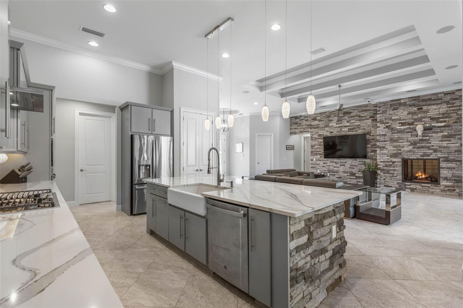 Image 22 of 92 For 173 Island Estates Parkway