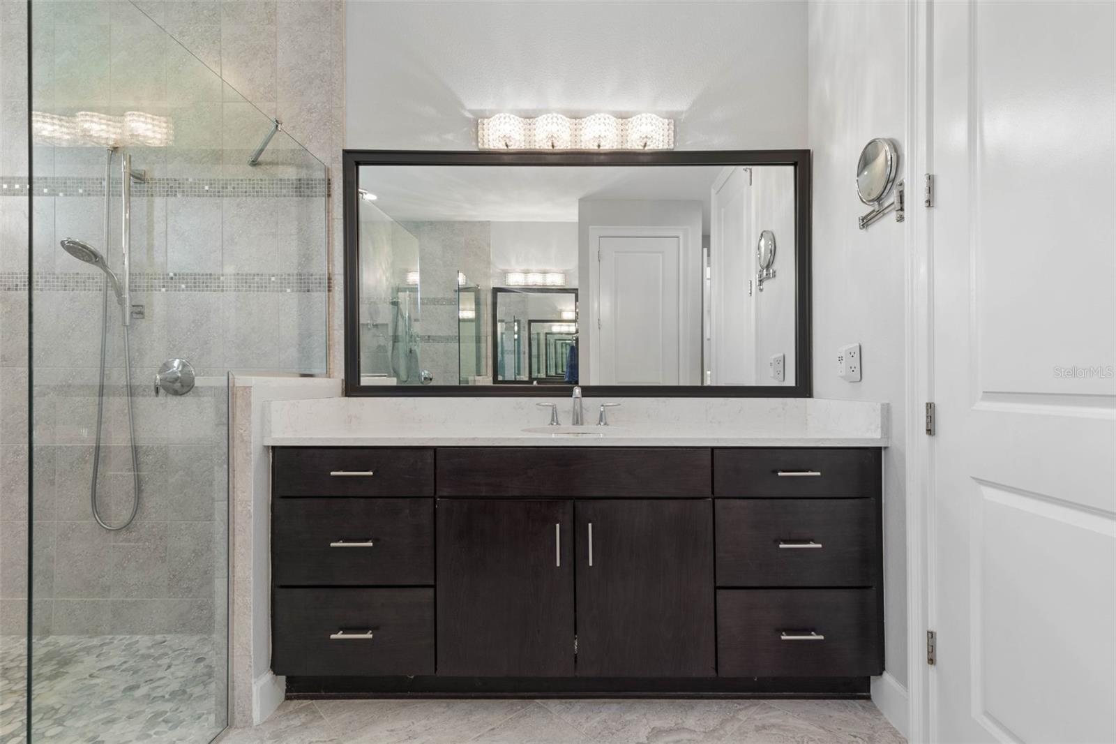 Image 28 of 92 For 173 Island Estates Parkway