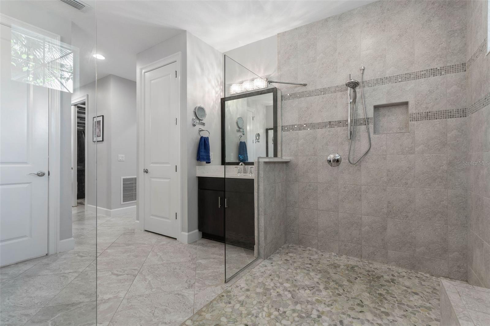 Image 30 of 92 For 173 Island Estates Parkway