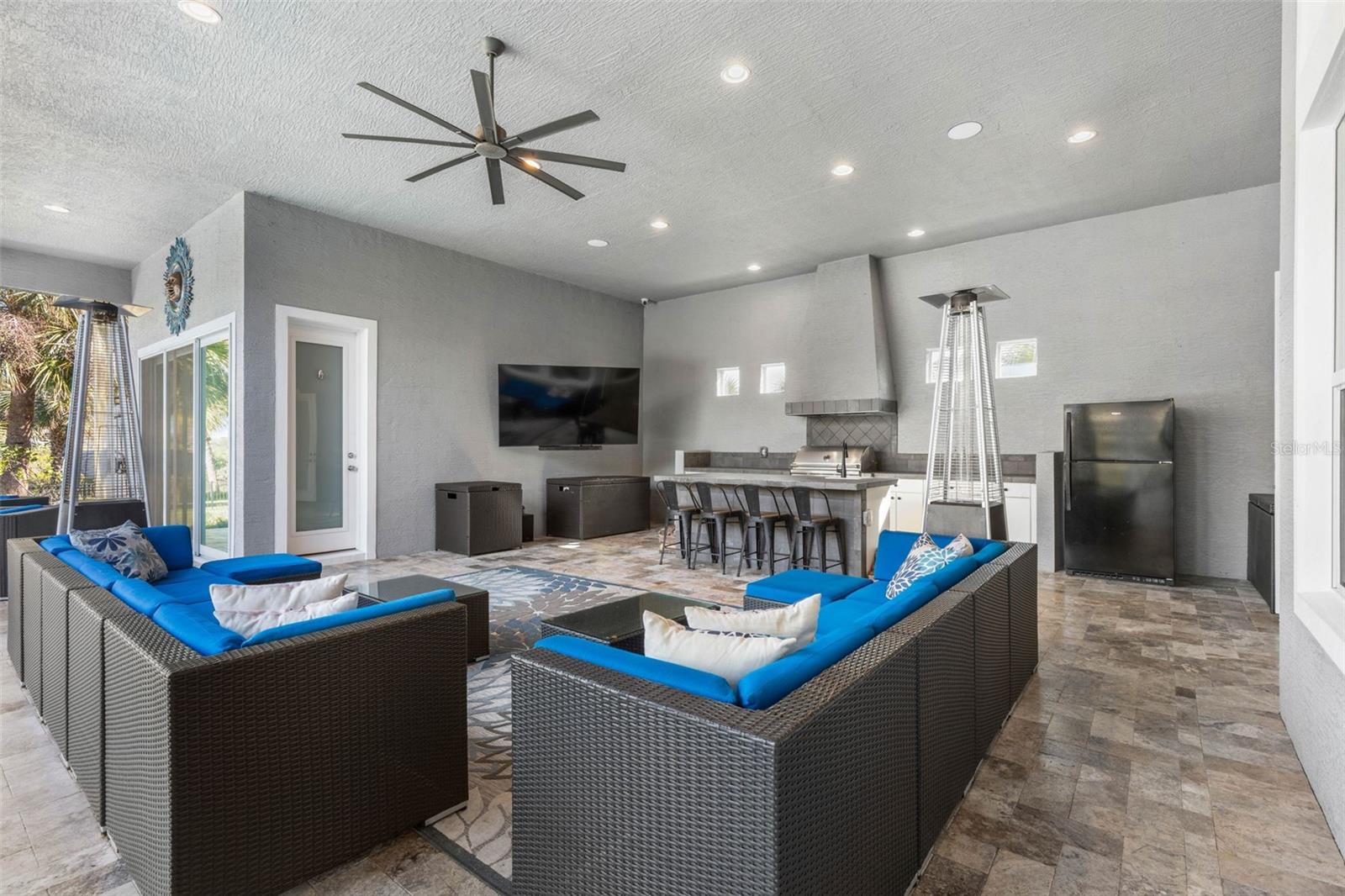 Image 41 of 92 For 173 Island Estates Parkway