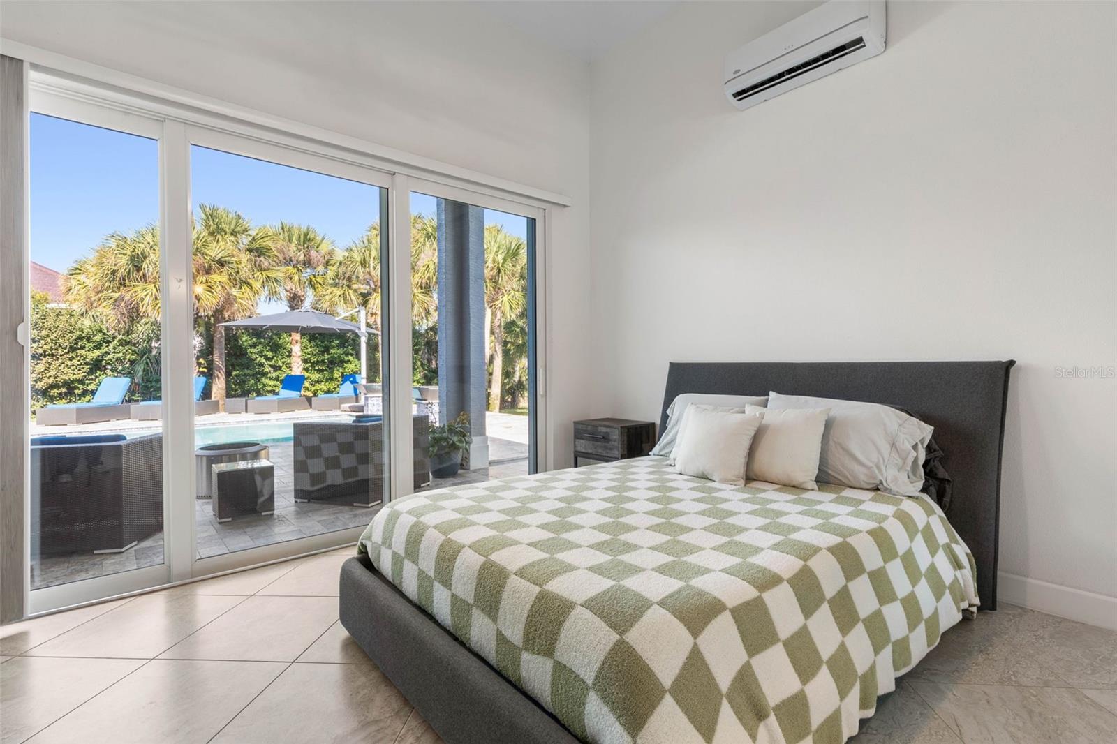 Image 47 of 92 For 173 Island Estates Parkway