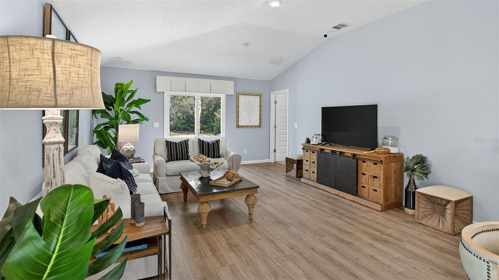 Image 11 of 56 For 24 Flagstick Lane