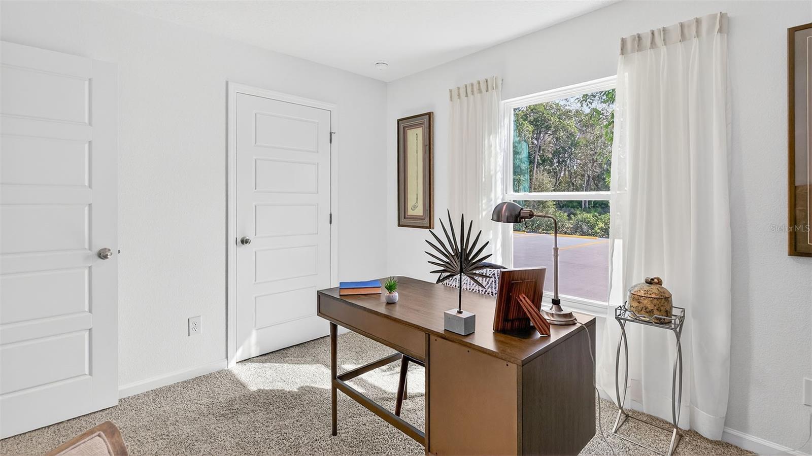 Image 19 of 56 For 24 Flagstick Lane