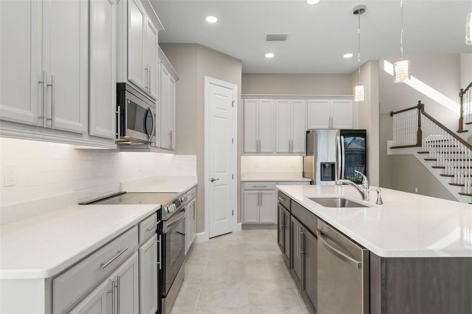 Image 21 of 82 For 7 Curtis Court