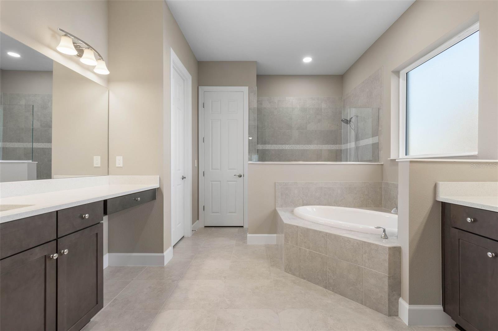 Image 39 of 82 For 7 Curtis Court