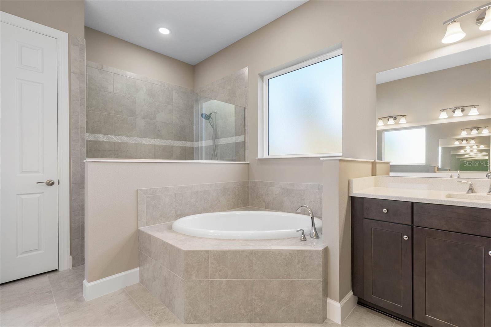 Image 40 of 82 For 7 Curtis Court