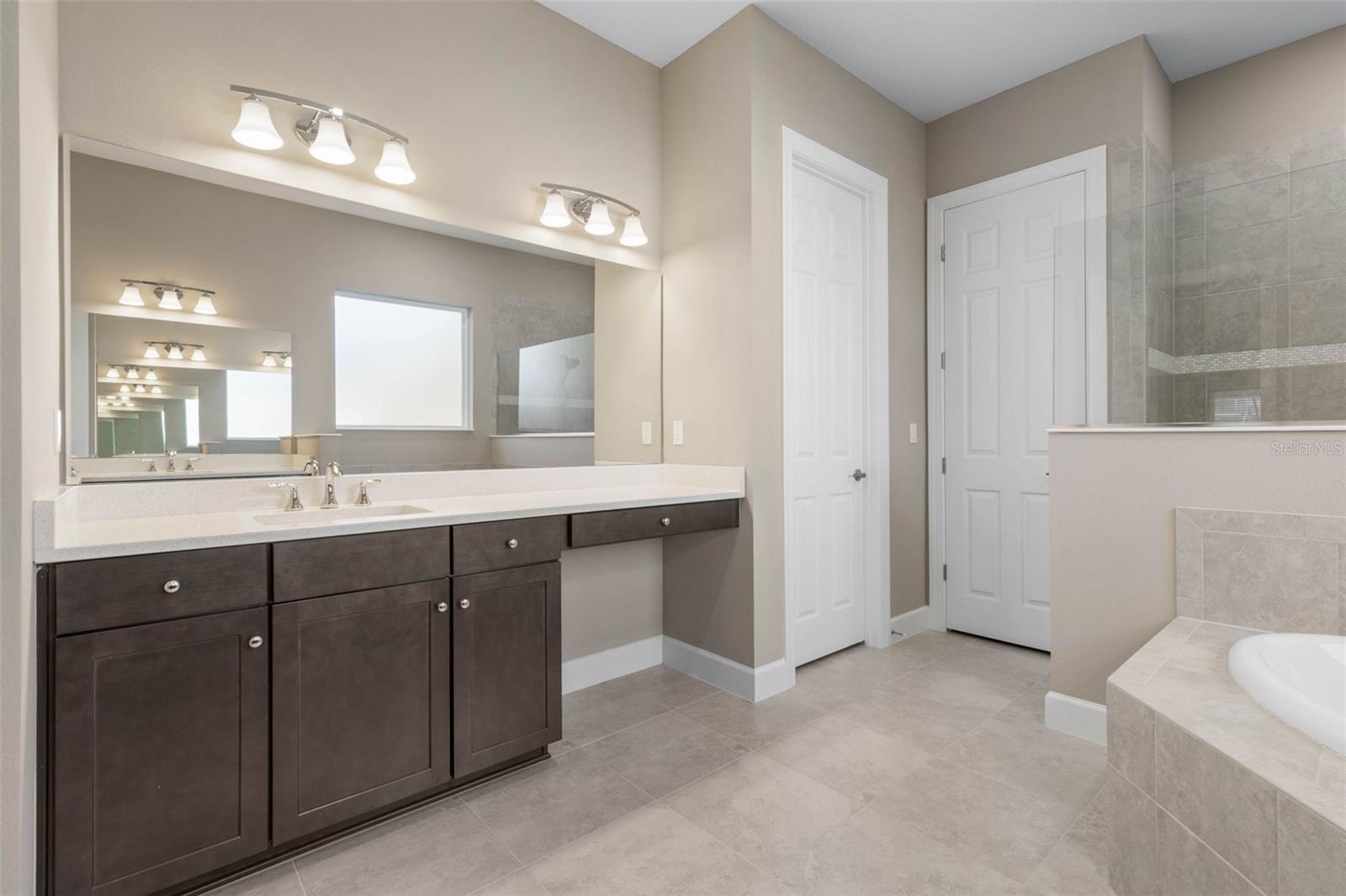 Image 43 of 82 For 7 Curtis Court