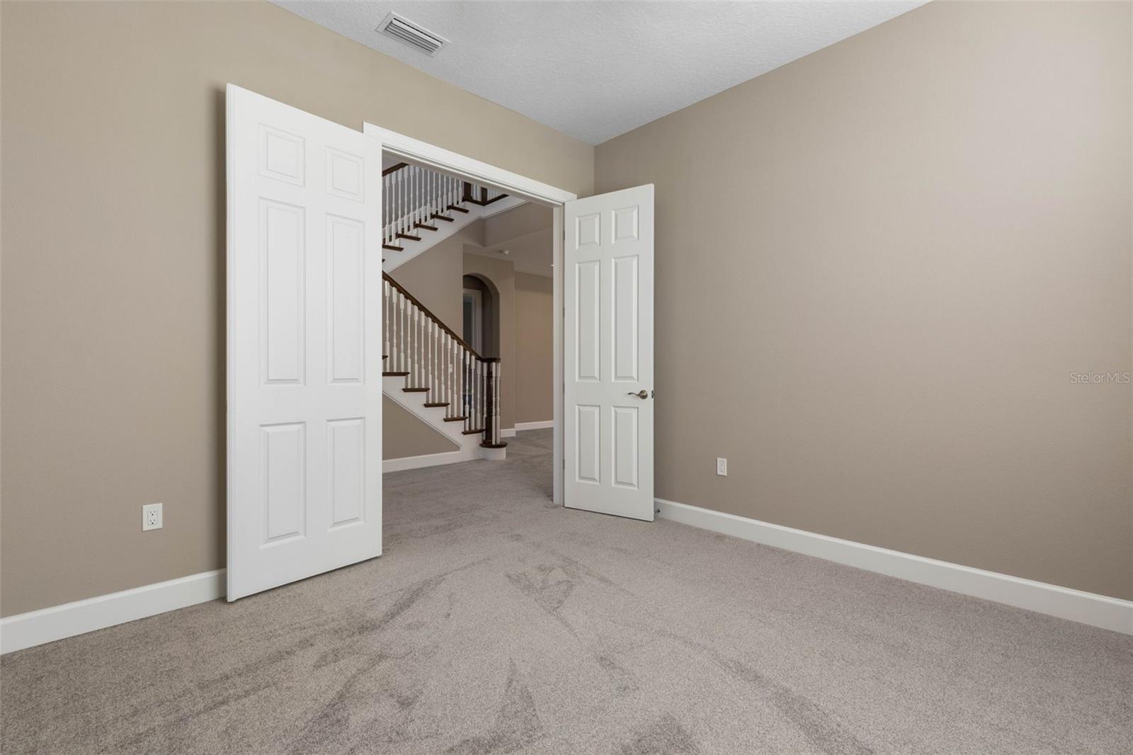 Image 47 of 82 For 7 Curtis Court