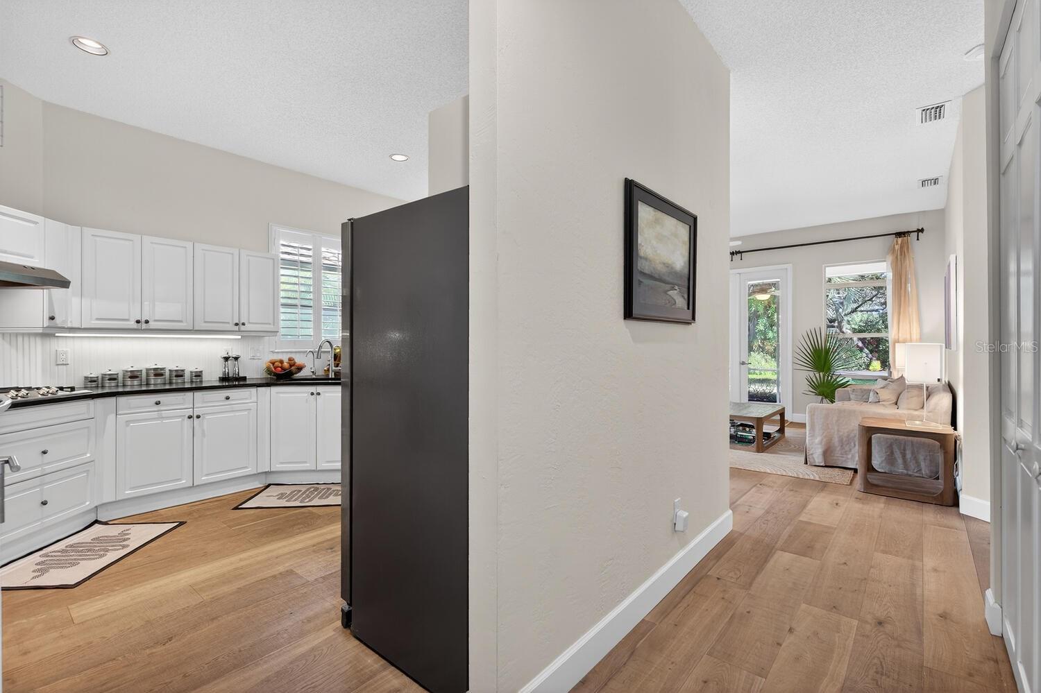 Image 11 of 94 For 8 Monterrey Drive