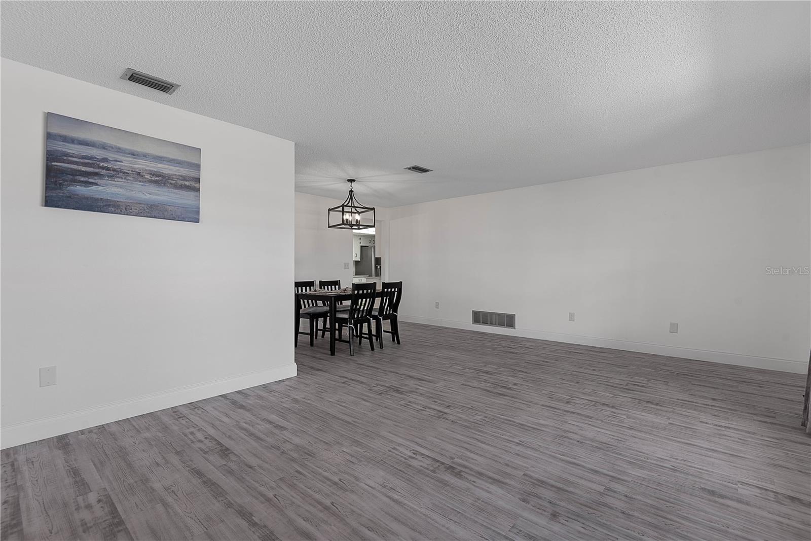 Image 14 of 80 For 31 Fleming Court