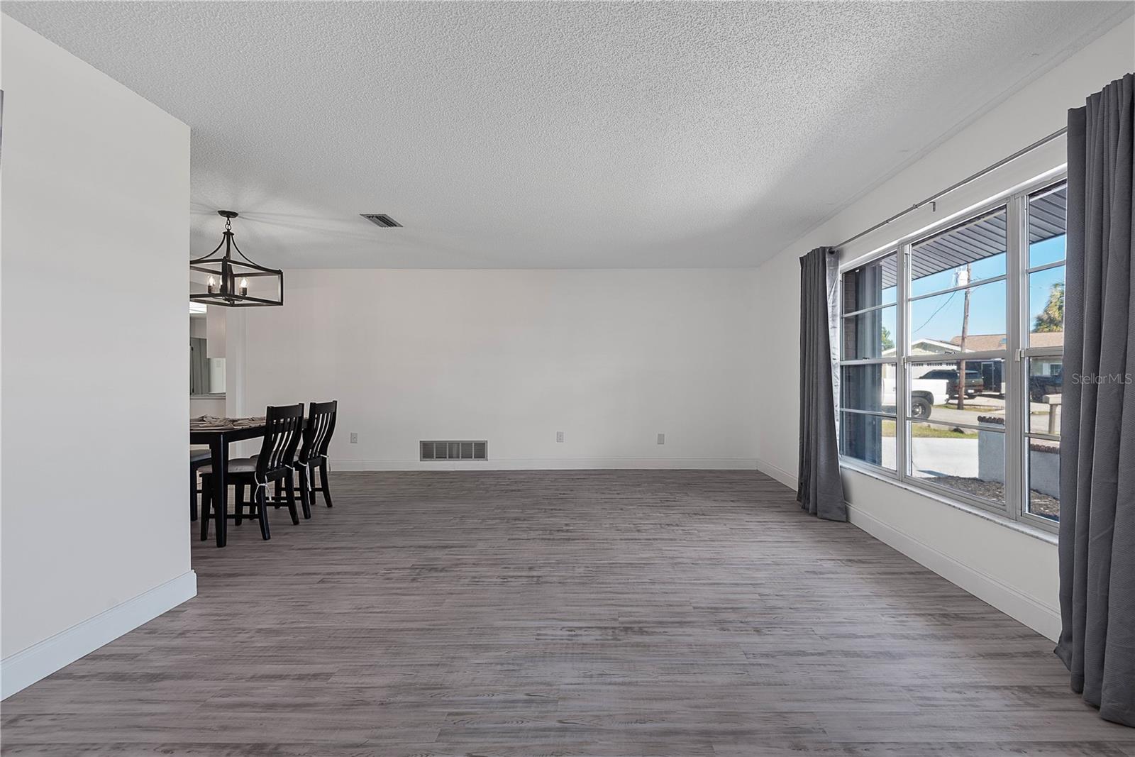 Image 15 of 80 For 31 Fleming Court