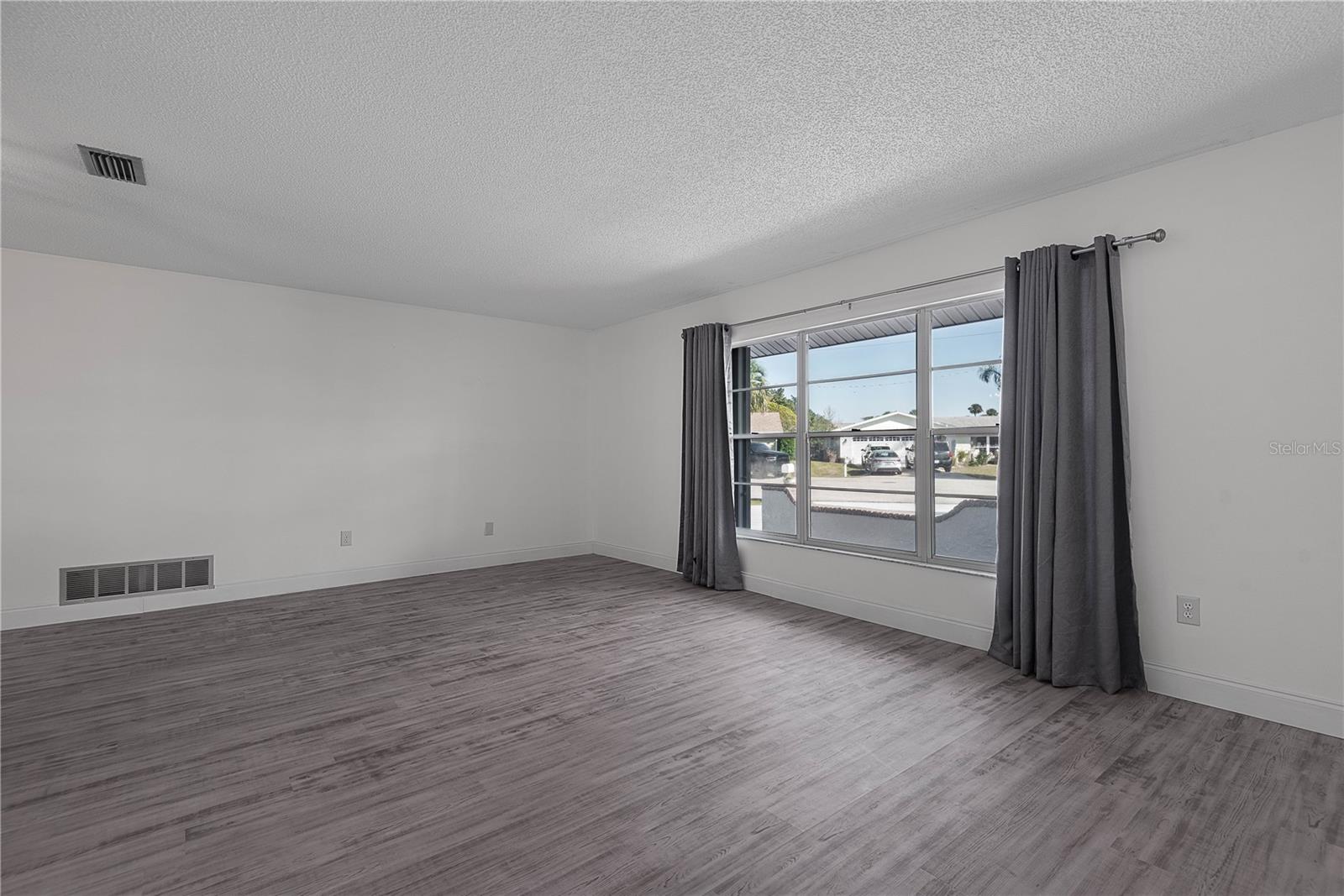 Image 16 of 80 For 31 Fleming Court