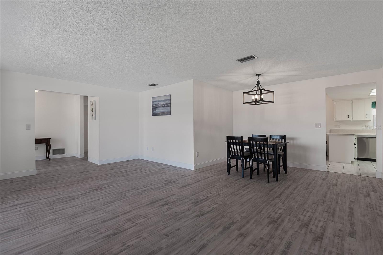 Image 19 of 80 For 31 Fleming Court