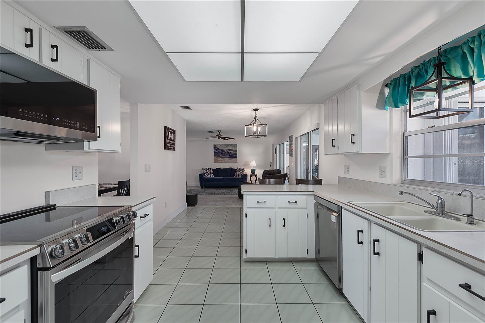 Image 29 of 80 For 31 Fleming Court