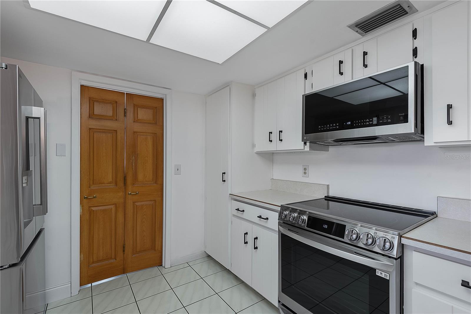 Image 33 of 80 For 31 Fleming Court