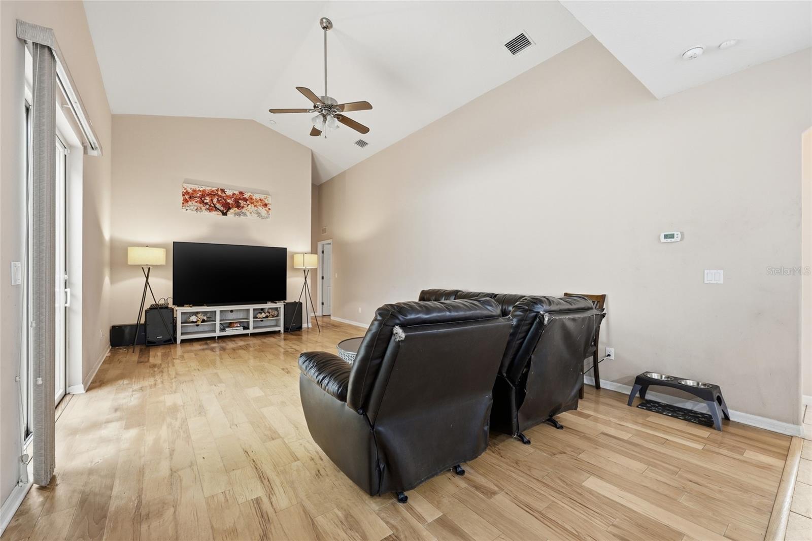 Image 25 of 48 For 57 Pickering Drive