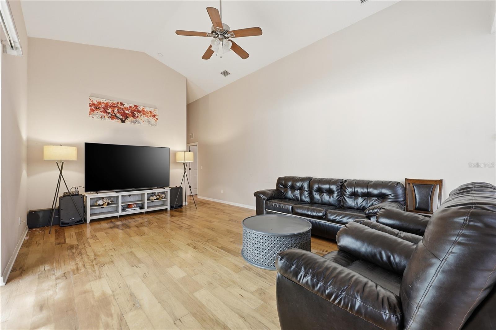 Image 26 of 48 For 57 Pickering Drive