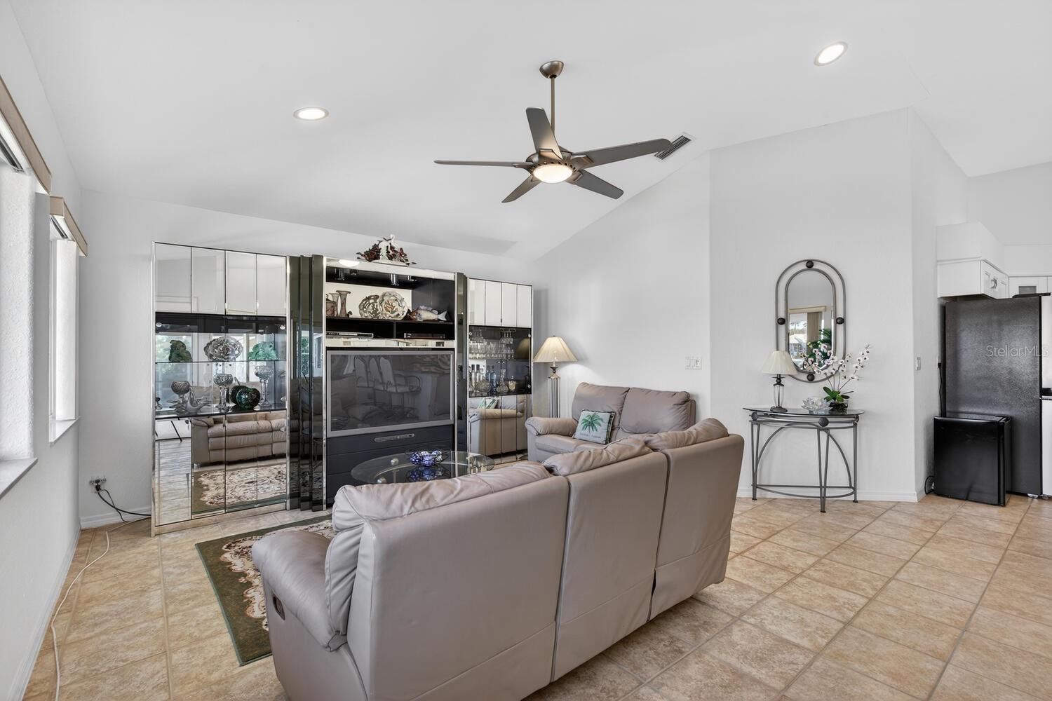 Image 26 of 73 For 10 Collinson Court