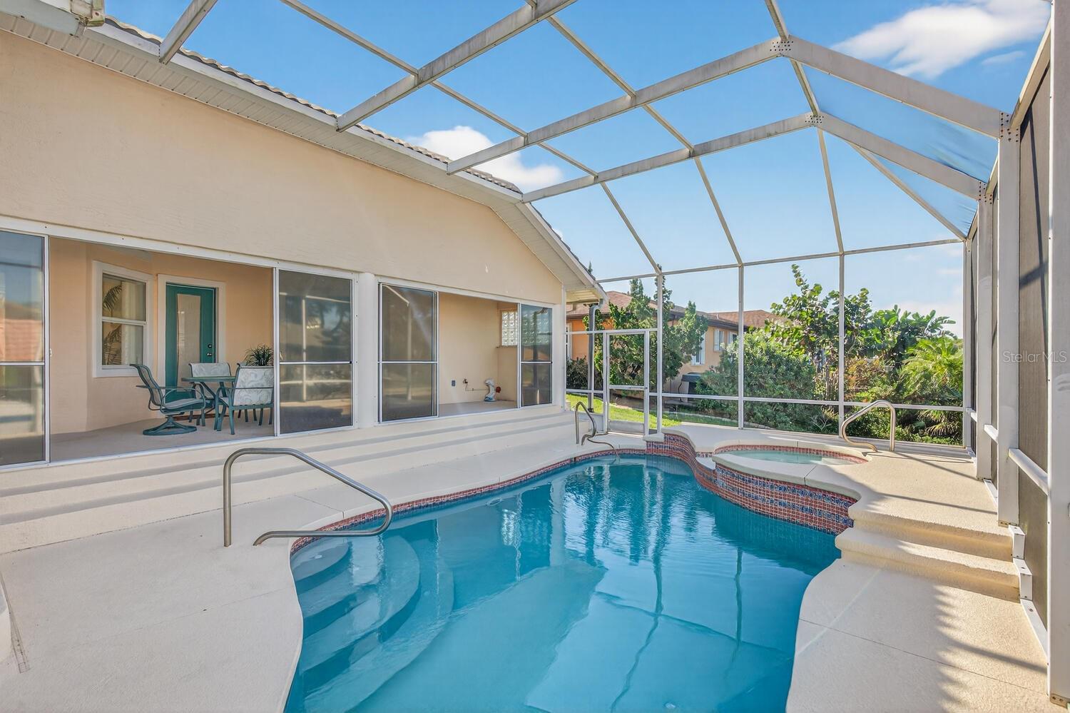 Image 36 of 73 For 10 Collinson Court