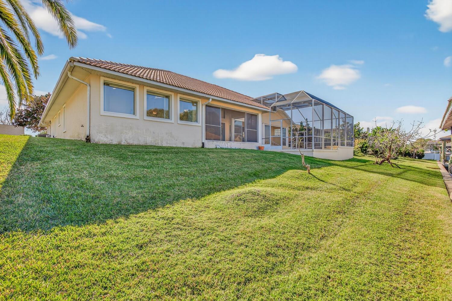 Image 42 of 73 For 10 Collinson Court