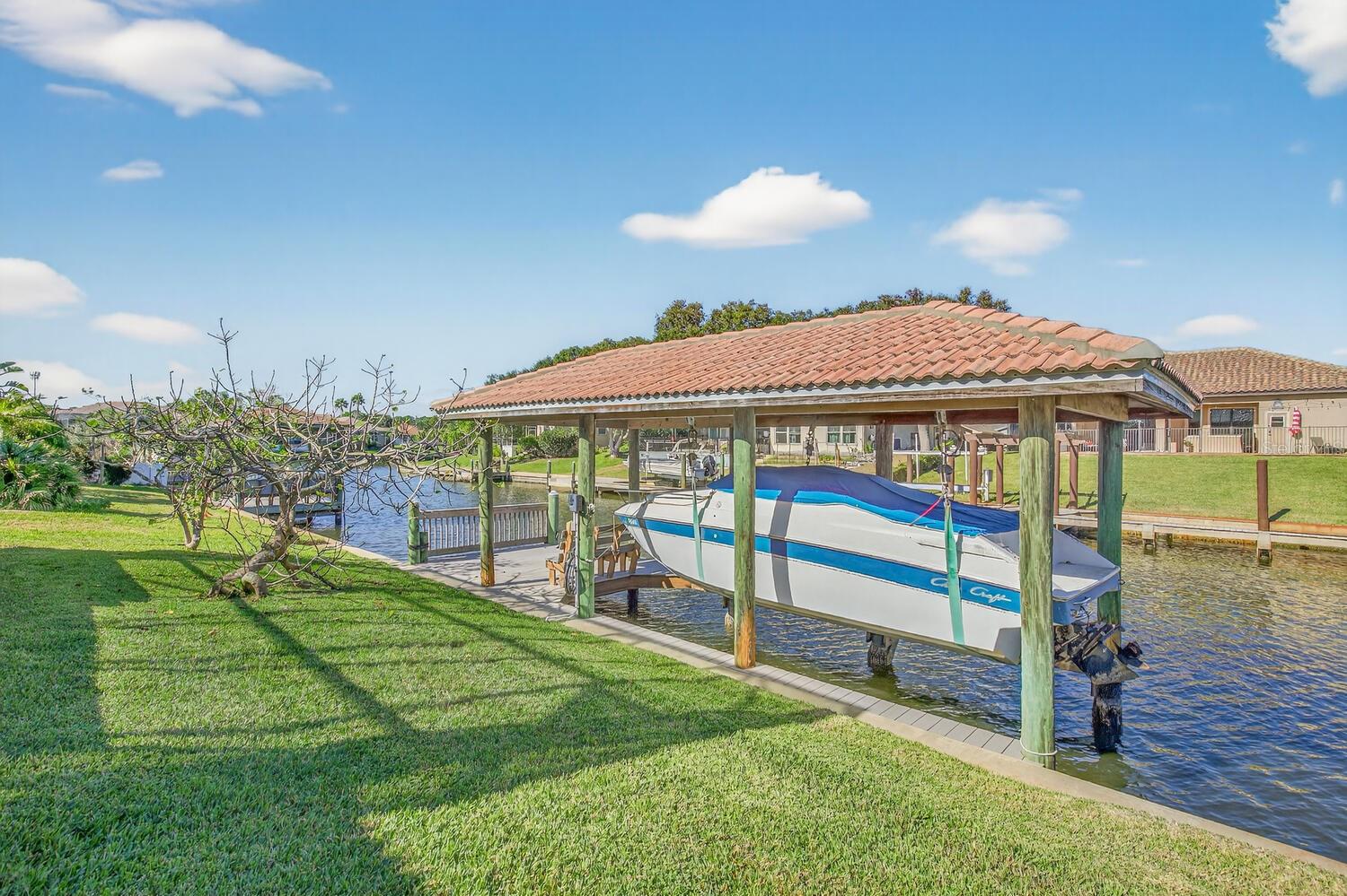 Image 44 of 73 For 10 Collinson Court