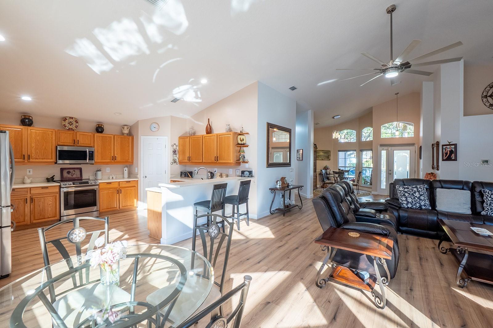 Image 12 of 45 For 46 Shinnecock Drive