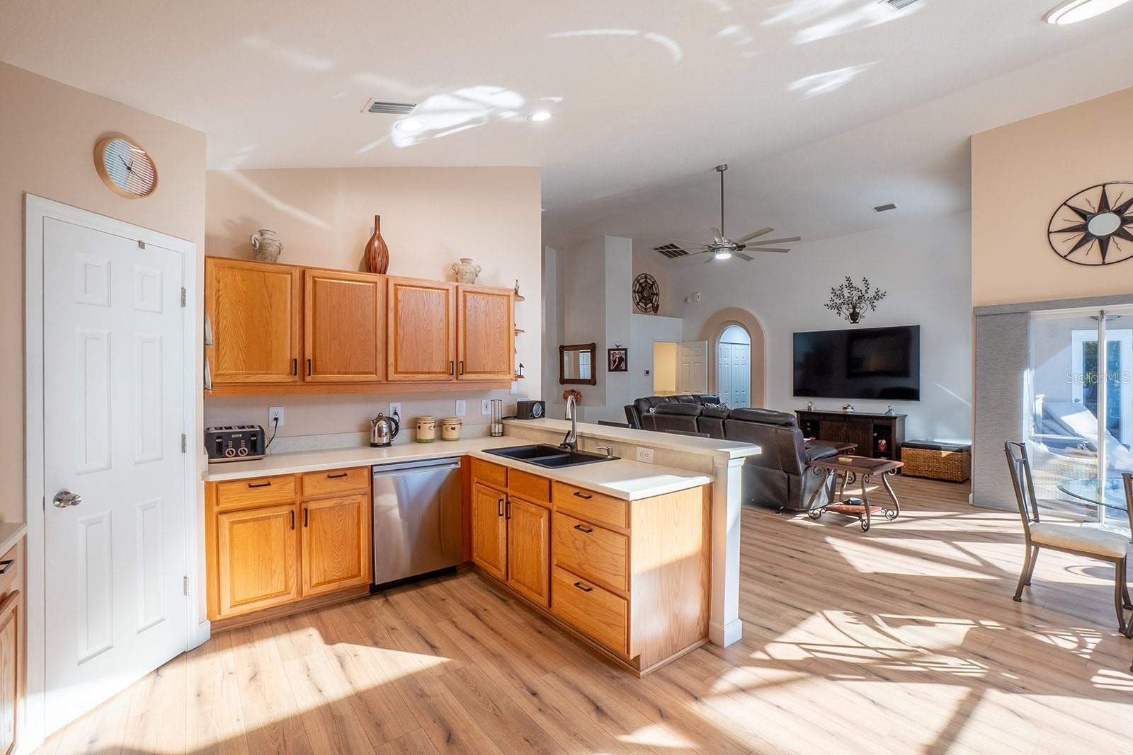 Image 14 of 45 For 46 Shinnecock Drive