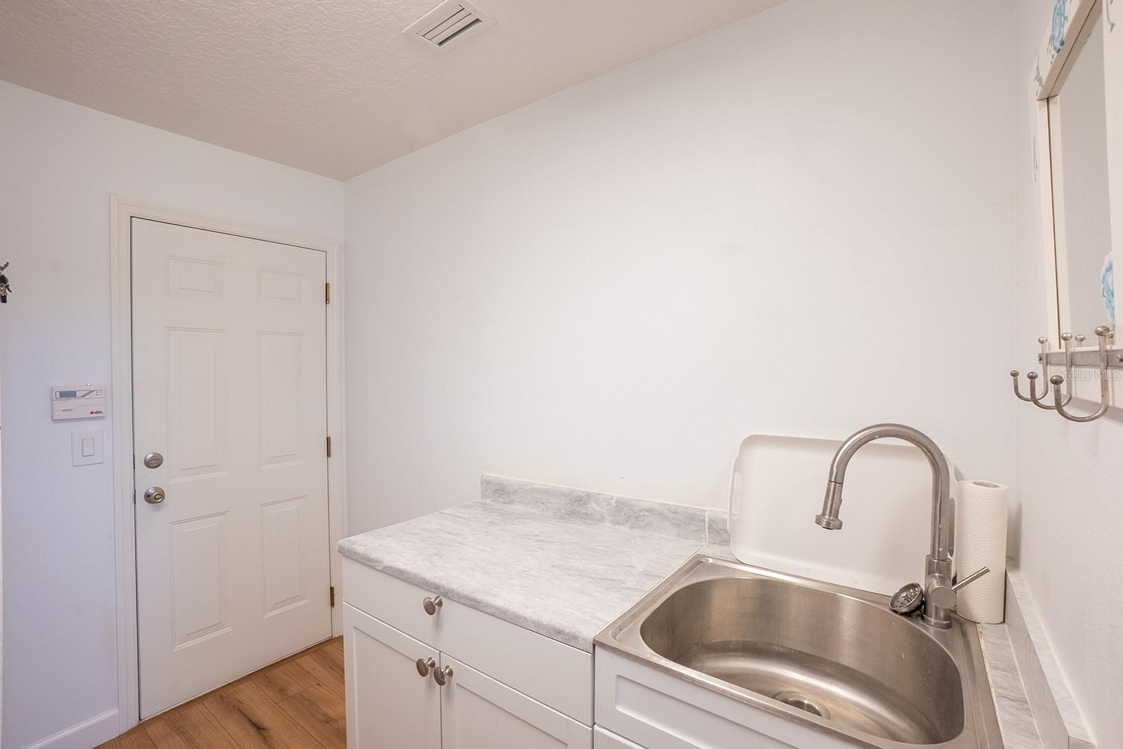 Image 18 of 45 For 46 Shinnecock Drive