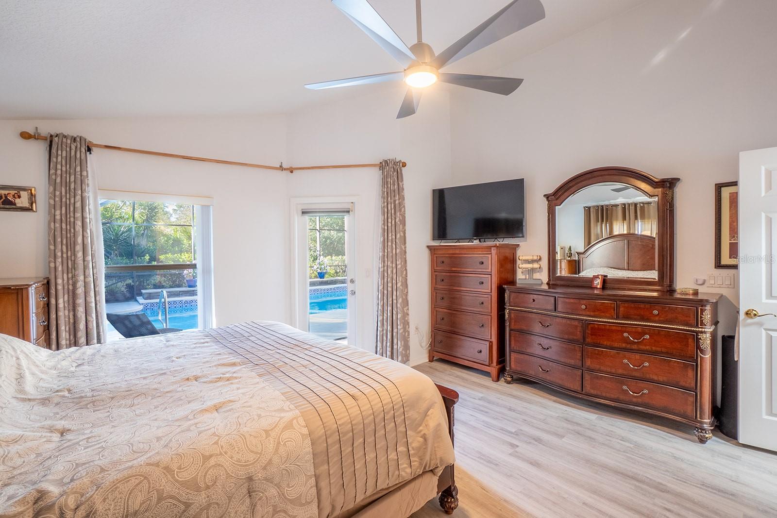 Image 19 of 45 For 46 Shinnecock Drive