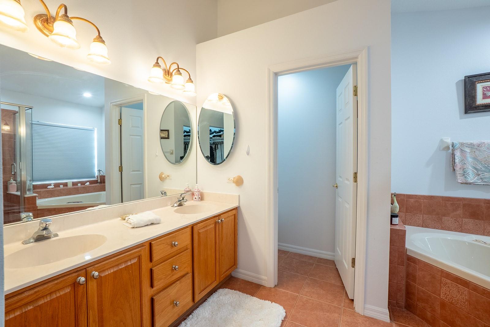 Image 24 of 45 For 46 Shinnecock Drive