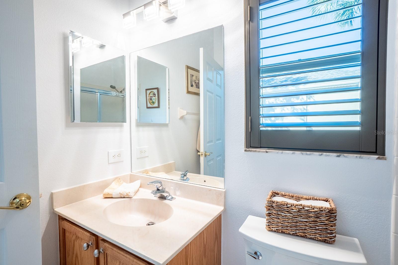 Image 30 of 45 For 46 Shinnecock Drive